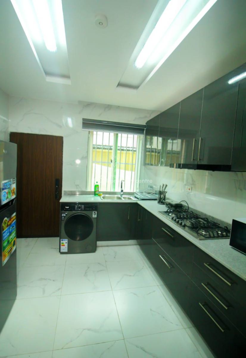 3 Bedroom Apartment, Hakeem Dickson Road, Lekki Phase 1, Lekki, Lagos, Flat / Apartment Short Let