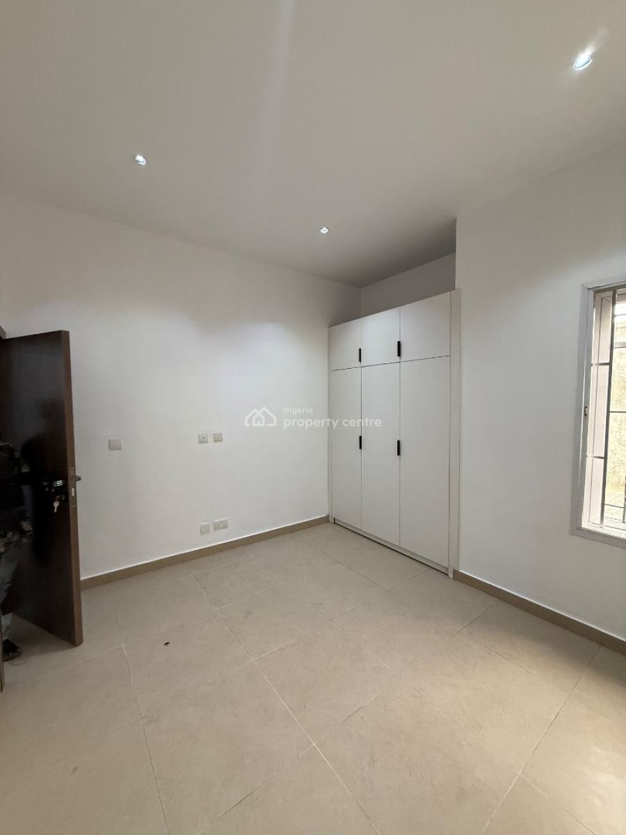 Newly Renovated 2 Bedroom Apartment with Inverter, Lekki Phase 1, Lekki, Lagos, Flat / Apartment for Rent