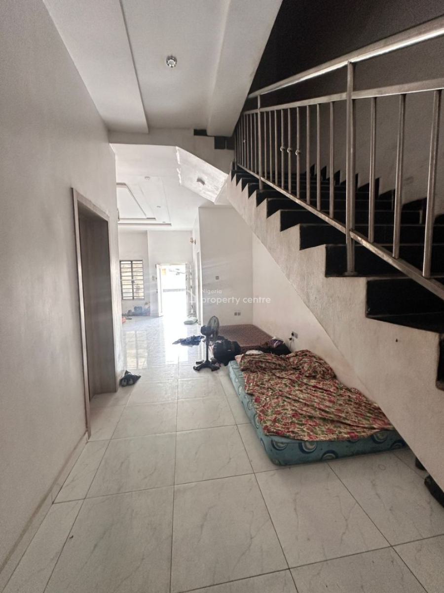 Distress 4 Bedroom Semi-detached Duplex, Orchid, Lekki, Lagos, Semi-detached Duplex for Sale