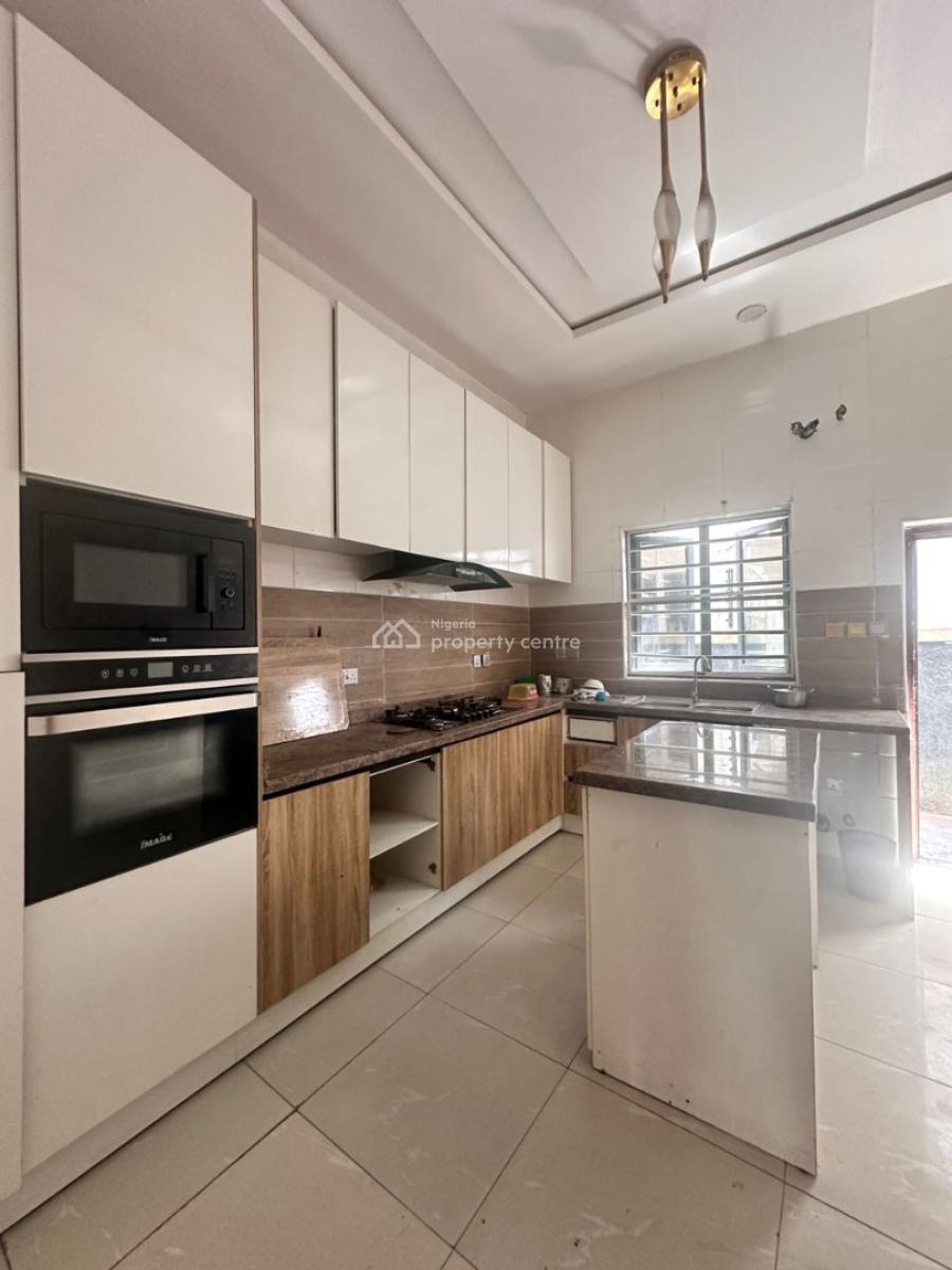 Distress 4 Bedroom Semi-detached Duplex, Orchid, Lekki, Lagos, Semi-detached Duplex for Sale