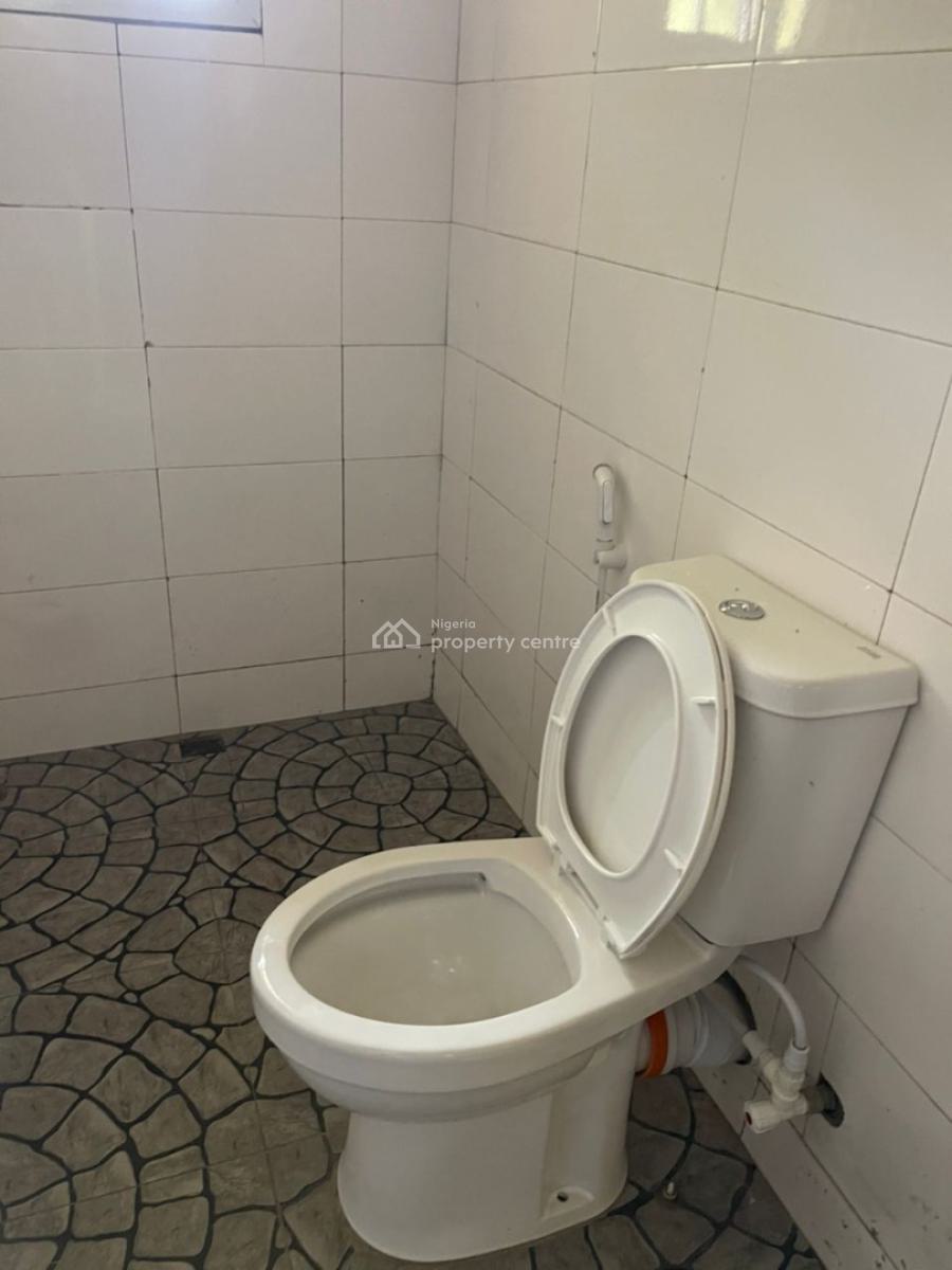 3 Bedroom Flat with Modern Facilities, Behind Finrel Pharmacy, Akobo Ojurin, Ibadan, Oyo, Flat / Apartment for Rent