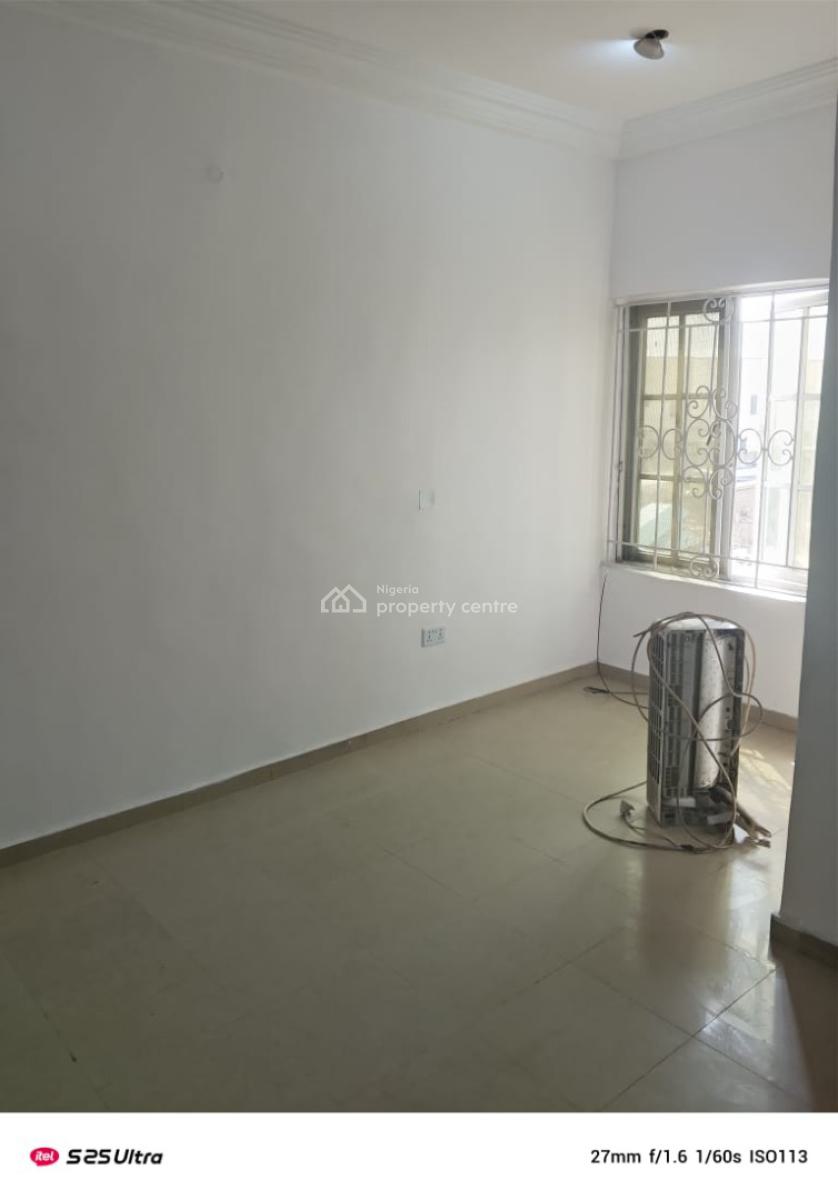 Well Maintained 2 Bedroom Flat Upstairs, Chevron Alternative Route, Lekki, Lagos, Flat / Apartment for Rent