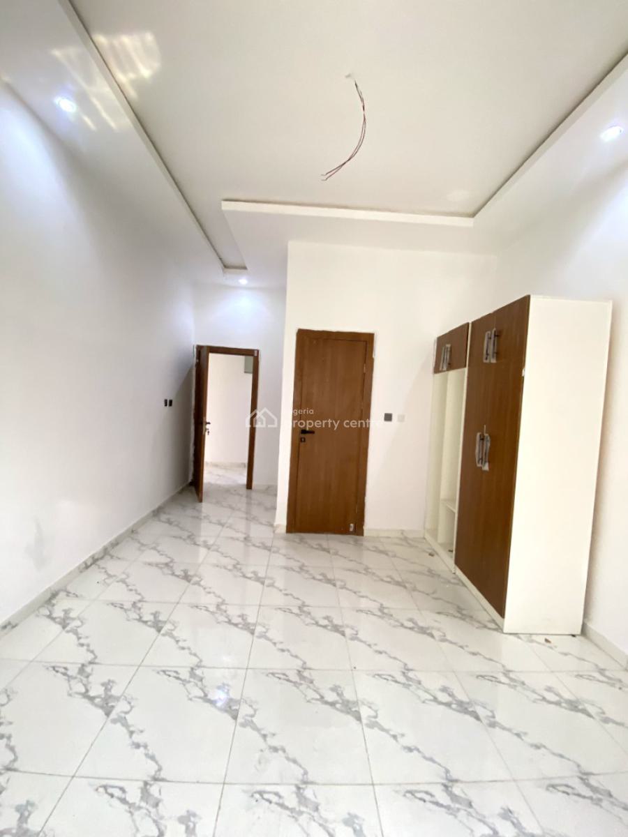 Clasic 2 Bedroom Apartment with Swimming Pool in a Secure Estate, Ikate, Lekki, Lagos, Flat / Apartment for Sale