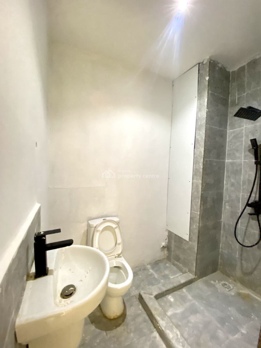 Clasic 2 Bedroom Apartment with Swimming Pool in a Secure Estate, Ikate, Lekki, Lagos, Flat / Apartment for Sale