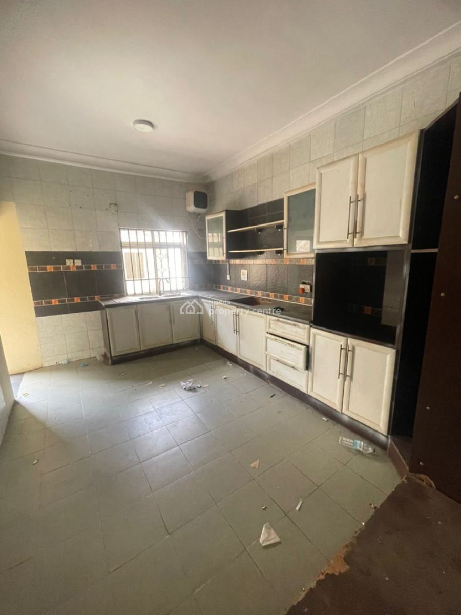 Self Serviced 5 Bedroom Semi Detached Duplex + 2 Room Bq, Lekki Phase 1, Lekki, Lagos, Flat / Apartment for Rent