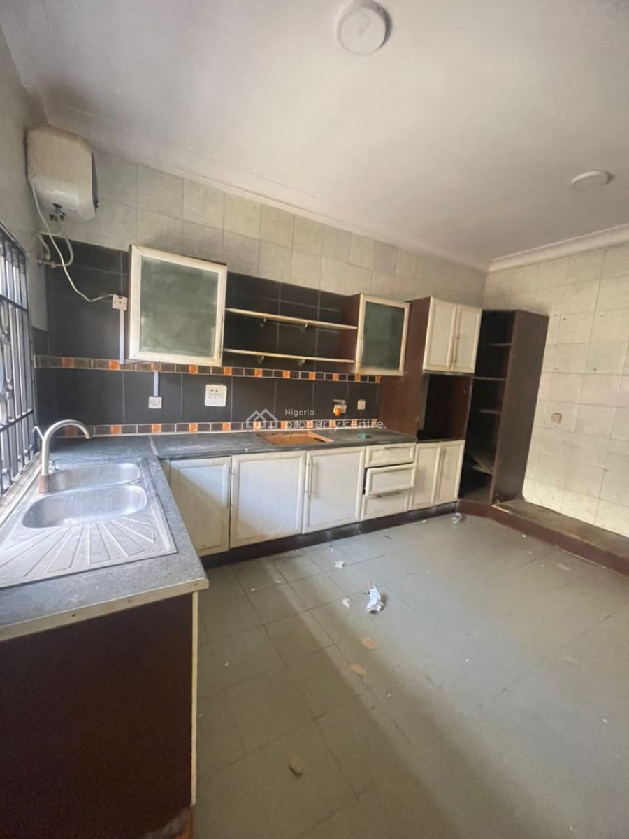 Self Serviced 5 Bedroom Semi Detached Duplex + 2 Room Bq, Lekki Phase 1, Lekki, Lagos, Flat / Apartment for Rent