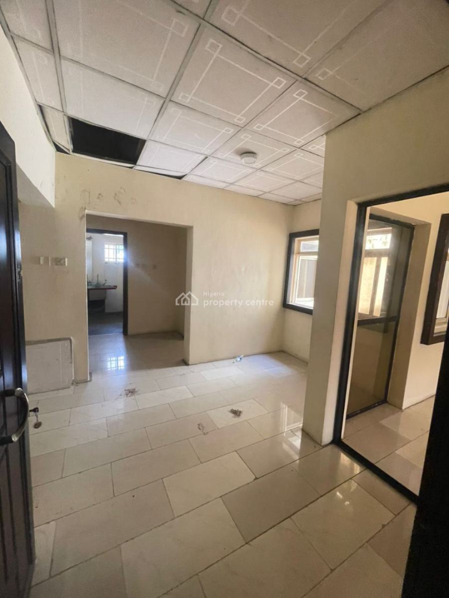 Self Serviced 5 Bedroom Semi Detached Duplex + 2 Room Bq, Lekki Phase 1, Lekki, Lagos, Flat / Apartment for Rent