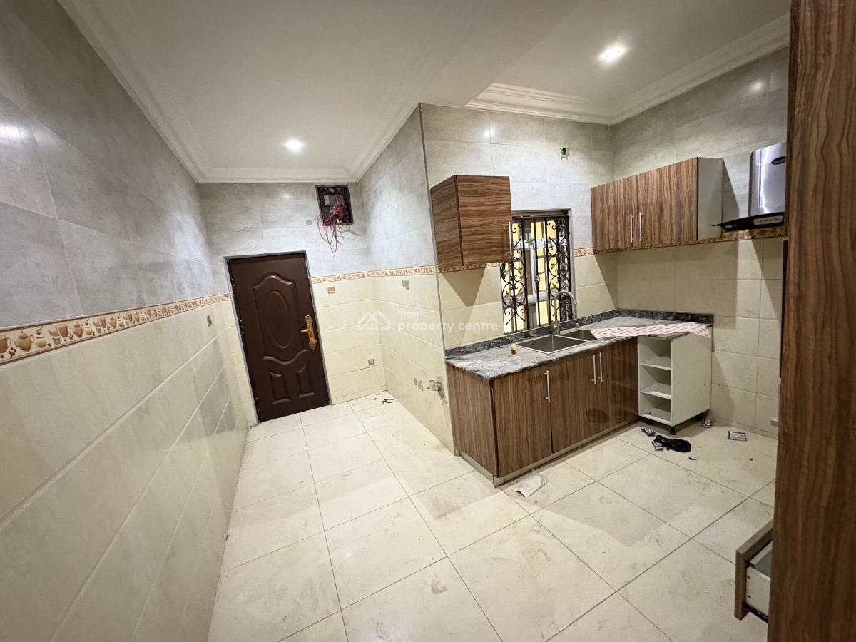 Luxury 3 Bedroom, Off Admiralty Way, Lekki Phase 1, Lekki, Lagos, Flat / Apartment for Rent