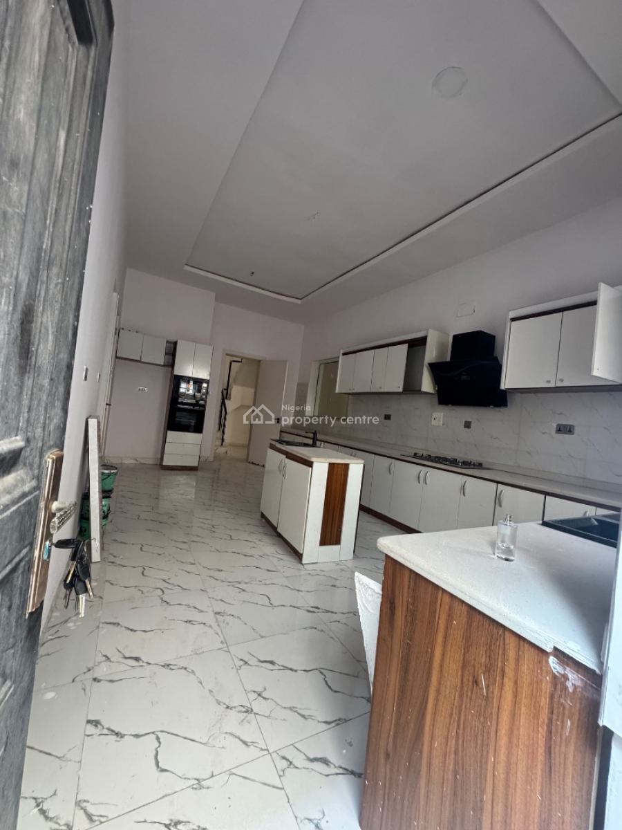 Luxurious Sharp 5 Bedroom Detached with Bq Very Spacious Dont Miss This, Orchid Road, Lekki Before Round About, Lekki, Lagos, Detached Duplex for Rent