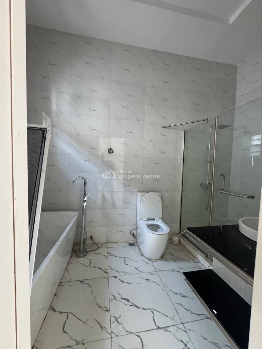 Luxurious Sharp 5 Bedroom Detached with Bq Very Spacious Dont Miss This, Orchid Road, Lekki Before Round About, Lekki, Lagos, Detached Duplex for Rent