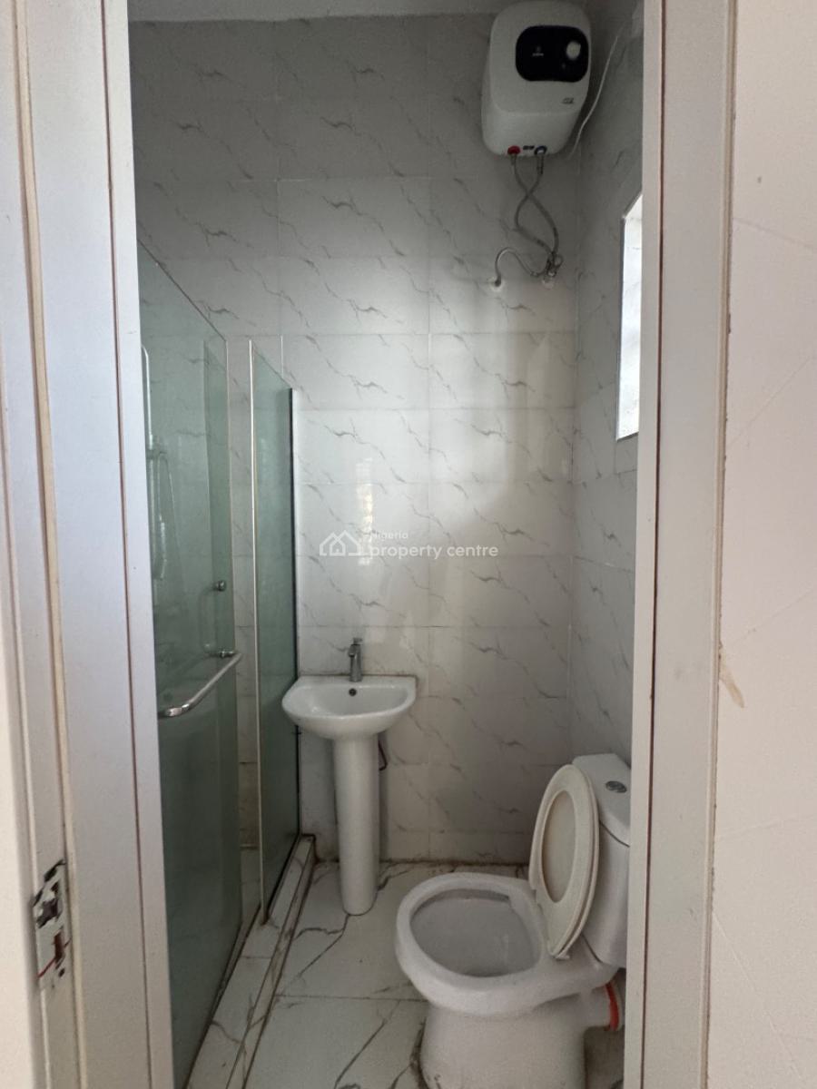 Luxurious Sharp 5 Bedroom Detached with Bq Very Spacious Dont Miss This, Orchid Road, Lekki Before Round About, Lekki, Lagos, Detached Duplex for Rent