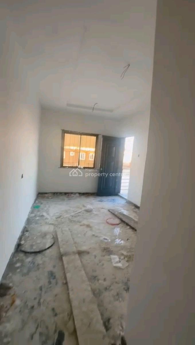 Standard and Spacious Mini Flat, Off Ilaje Road, Bariga, Shomolu, Lagos, Mini Flat (room and Parlour) for Rent