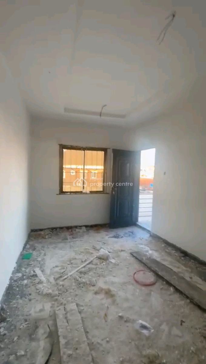 Standard and Spacious Mini Flat, Off Ilaje Road, Bariga, Shomolu, Lagos, Mini Flat (room and Parlour) for Rent