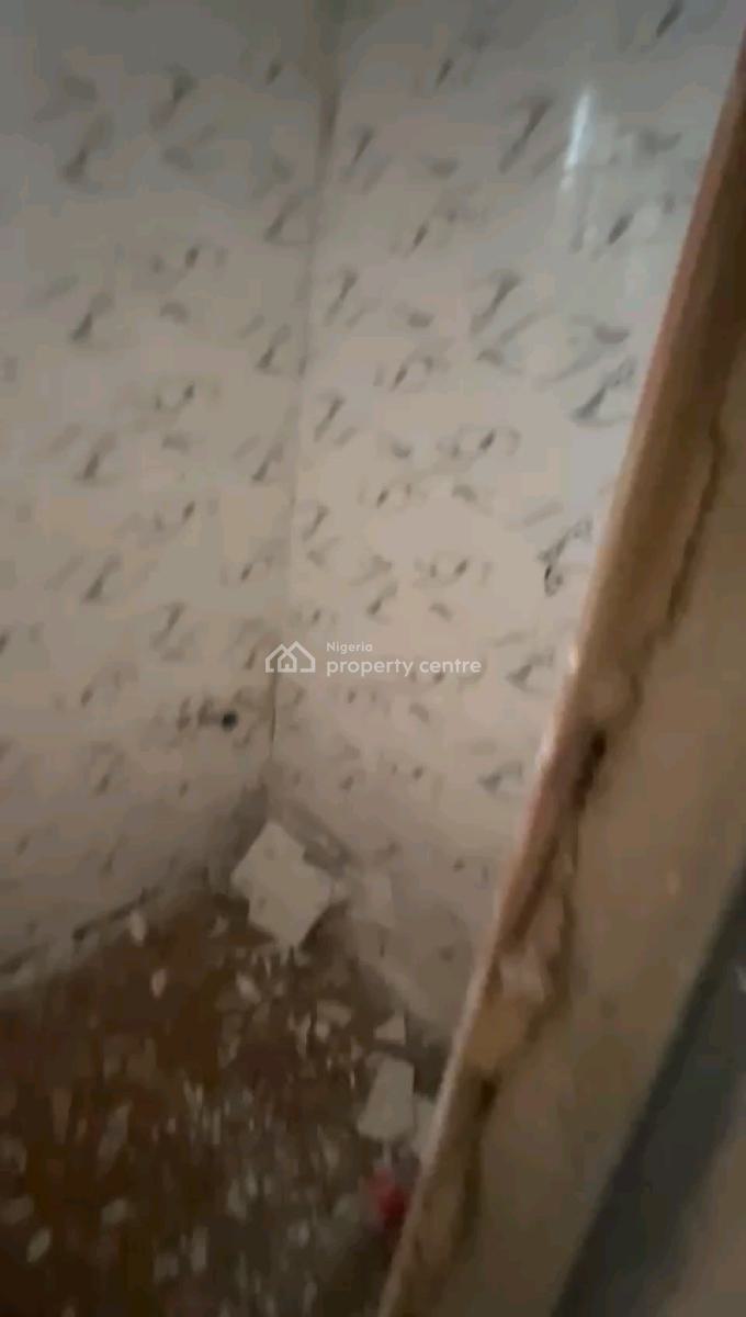 Standard Room Self Contained, Off Ilaje Road, Bariga, Shomolu, Lagos, Self Contain (single Rooms) for Rent