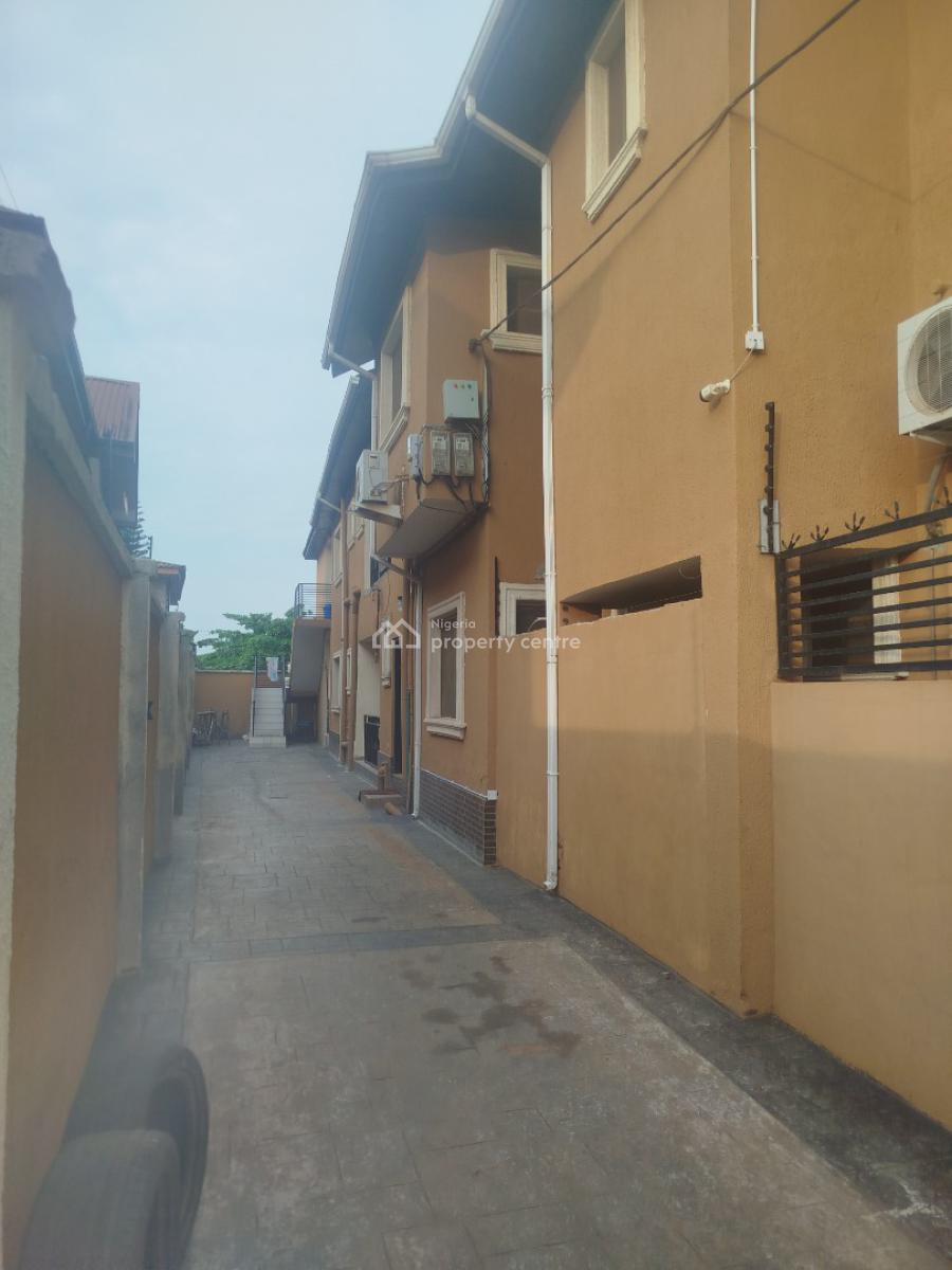 3 Bedroom Flat, Gloryland Estate, Isheri Olofin, Alimosho, Lagos, Flat / Apartment for Rent