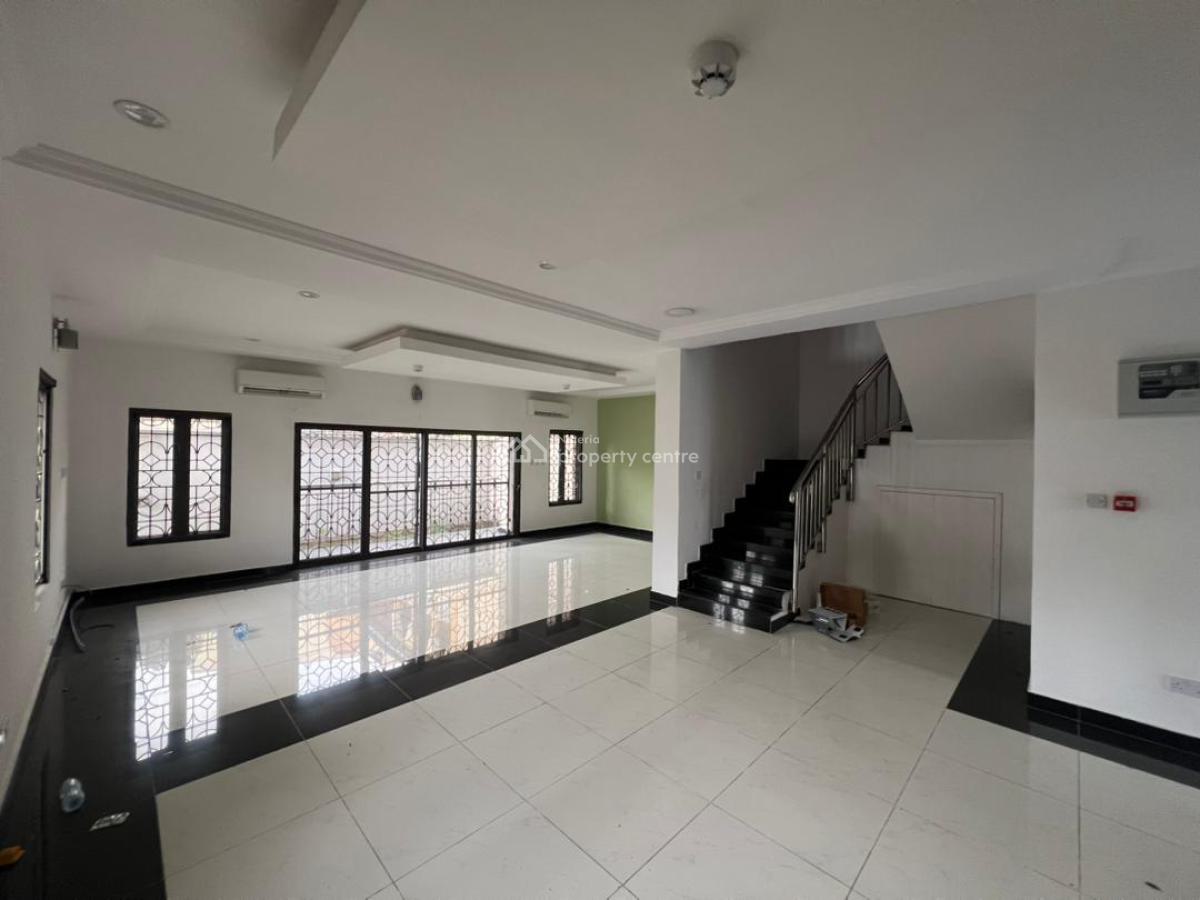 3 Bedrooms Semi Detached Duplex with Bq, Lekki Phase 1, Lekki, Lagos, Semi-detached Duplex for Rent