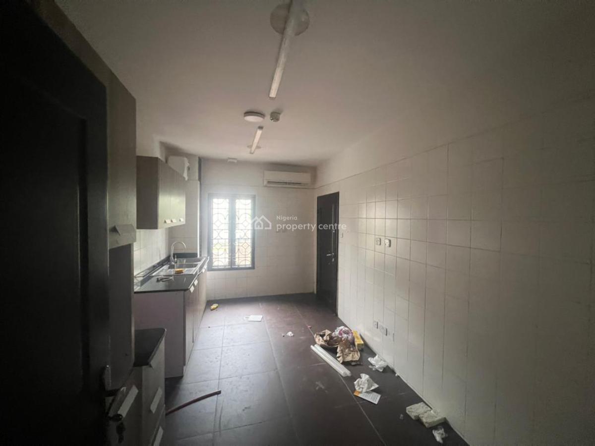 3 Bedrooms Semi Detached Duplex with Bq, Lekki Phase 1, Lekki, Lagos, Semi-detached Duplex for Rent