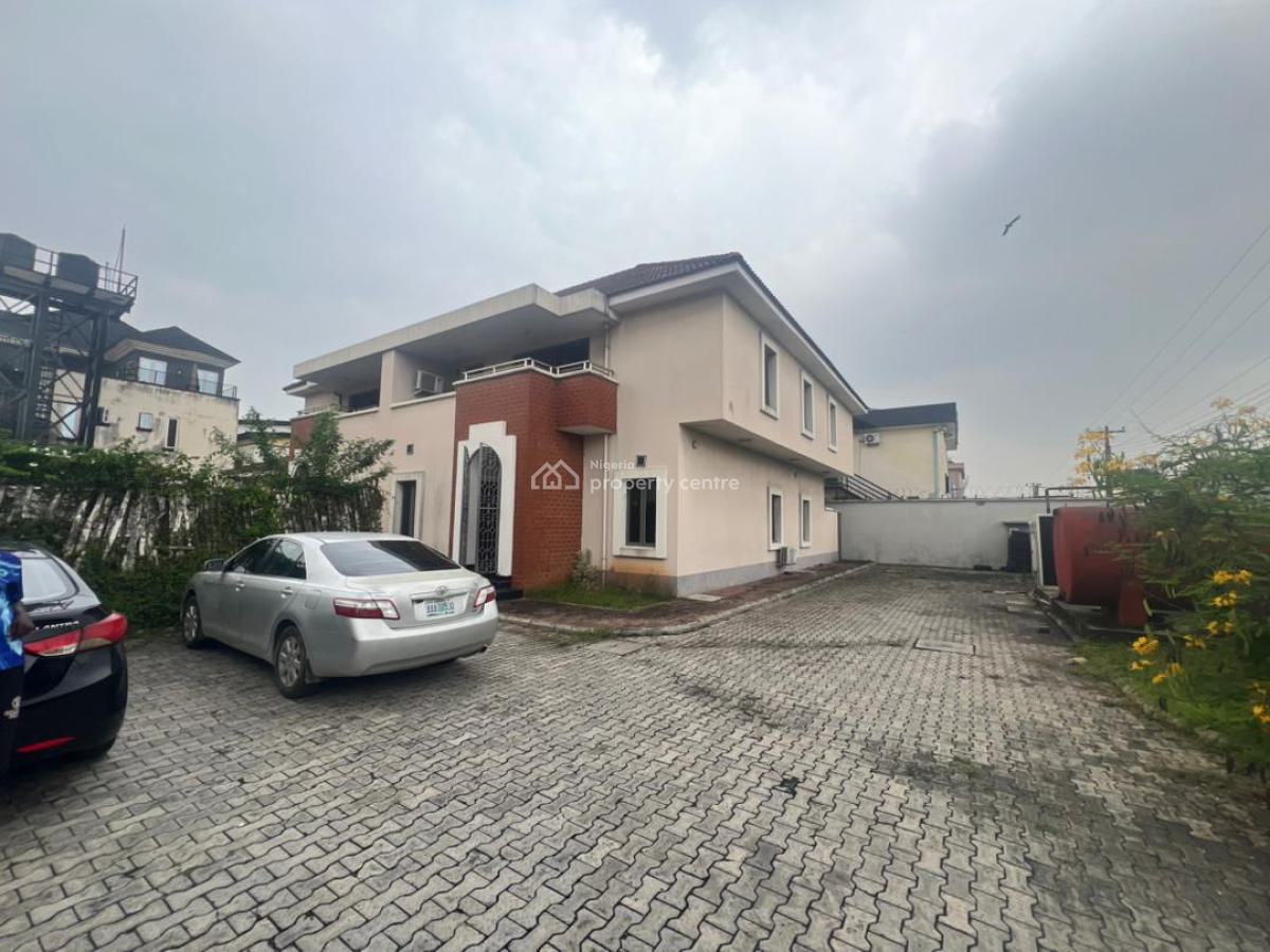 3 Bedrooms Semi Detached Duplex with Bq, Lekki Phase 1, Lekki, Lagos, Semi-detached Duplex for Rent