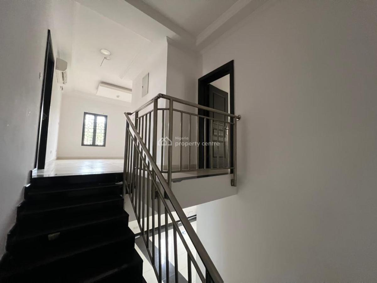 3 Bedrooms Semi Detached Duplex with Bq, Lekki Phase 1, Lekki, Lagos, Semi-detached Duplex for Rent