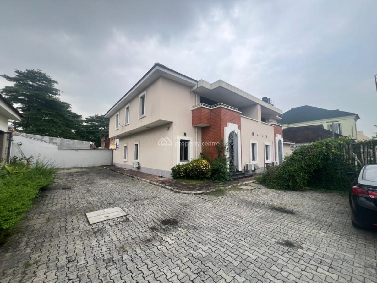 3 Bedrooms Semi Detached Duplex with Bq, Lekki Phase 1, Lekki, Lagos, Semi-detached Duplex for Rent