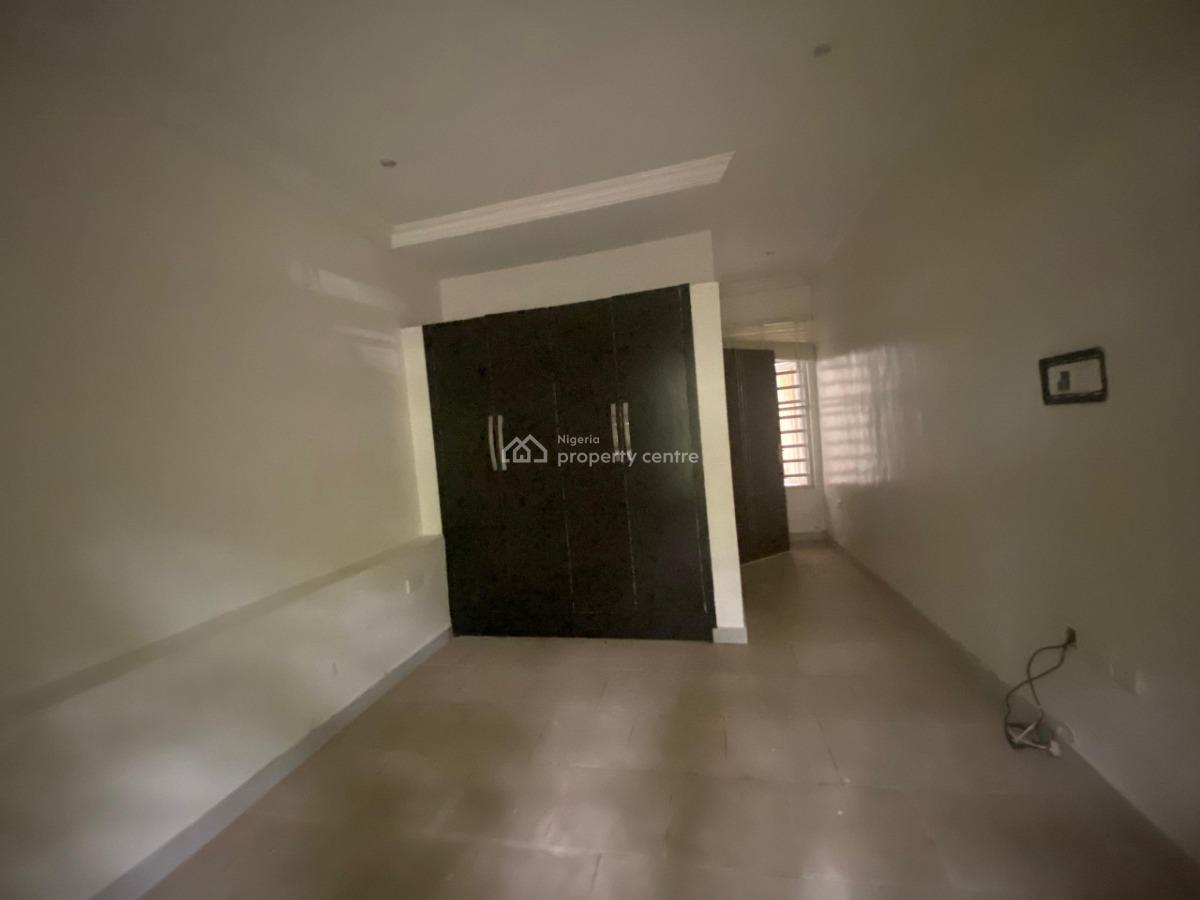 Well Maintained 2 Bedrooms Apartment Within a Serene Envoronment, Victoria Island (vi), Lagos, Flat / Apartment for Rent