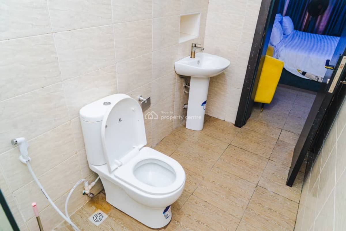 Beautiful 3 Bedroom Apartment, Ikeja, Lagos, Flat / Apartment Short Let