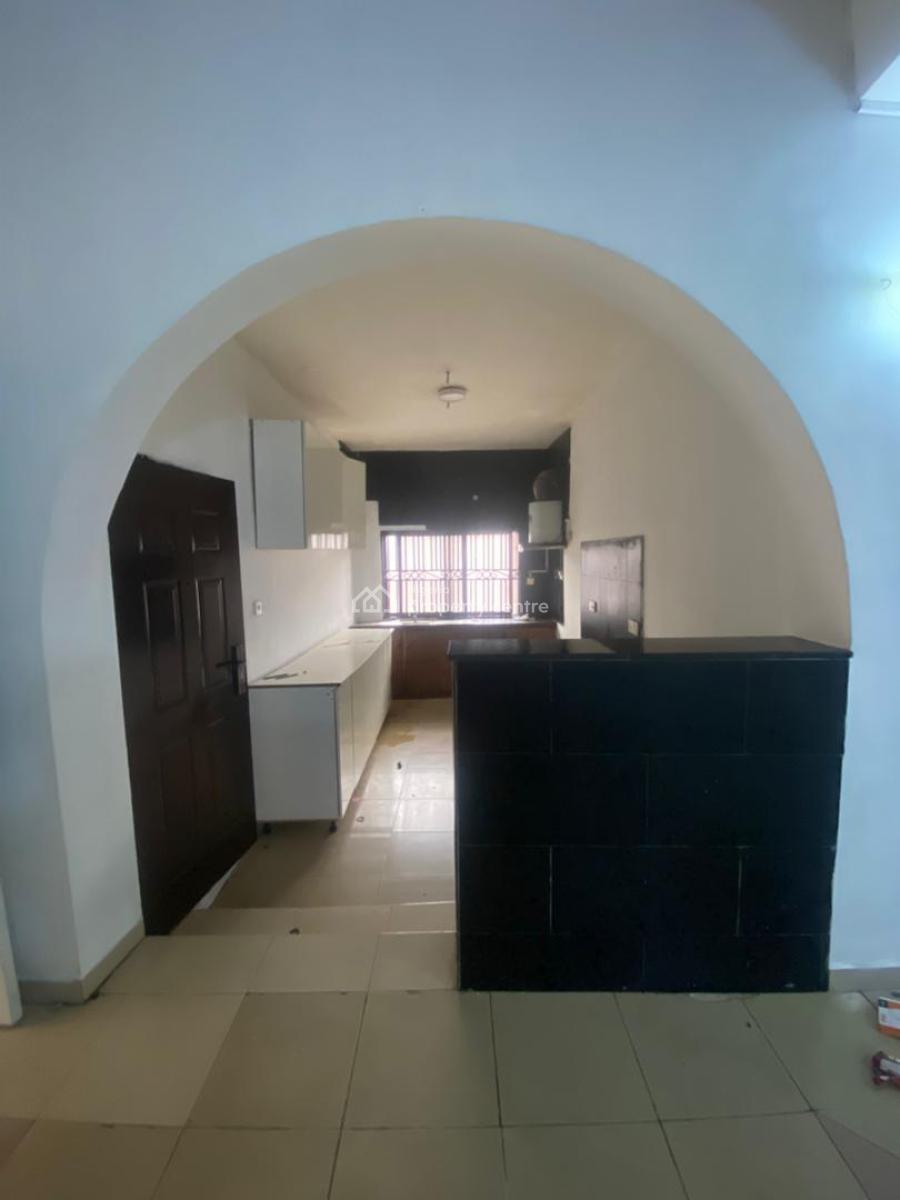 2 Bedroom Spacious Cool Apartment, Lekki Phase 1, Lekki, Lagos, Flat / Apartment for Rent