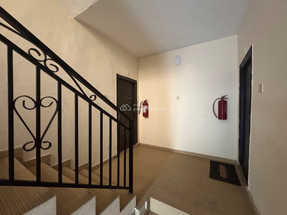 Serviced 3 Bedroom Flat with Bq in Lekki Phase 1., Lekki Phase 1, Lekki Phase 1, Lekki, Lagos, Flat / Apartment for Rent