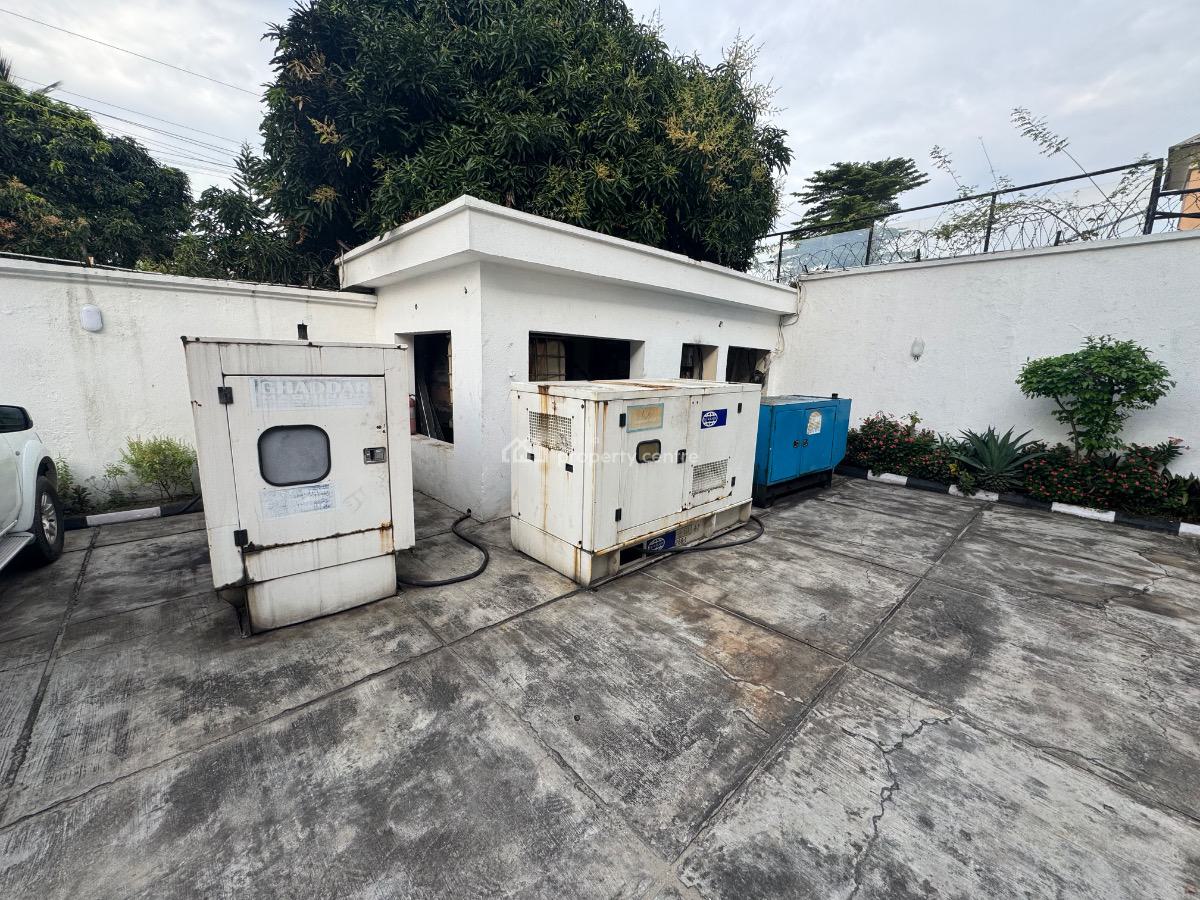 Serviced 3 Bedroom Flat with Bq in Lekki Phase 1., Lekki Phase 1, Lekki Phase 1, Lekki, Lagos, Flat / Apartment for Rent