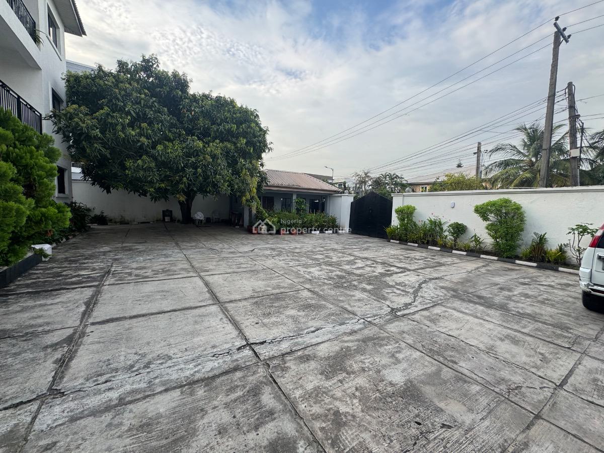 Serviced 3 Bedroom Flat with Bq in Lekki Phase 1., Lekki Phase 1, Lekki Phase 1, Lekki, Lagos, Flat / Apartment for Rent