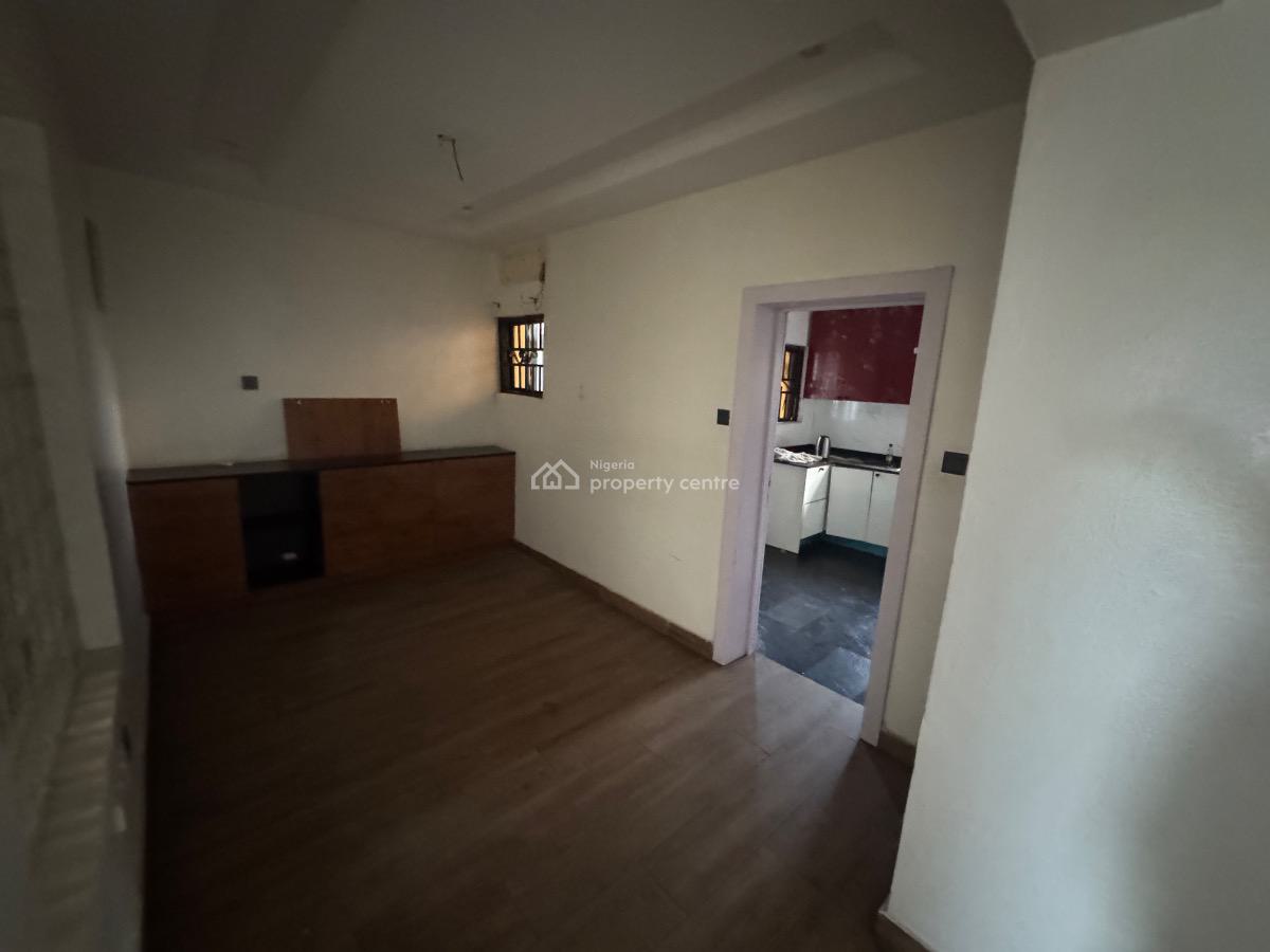 Serviced 3 Bedroom Flat with Bq in Lekki Phase 1., Lekki Phase 1, Lekki Phase 1, Lekki, Lagos, Flat / Apartment for Rent