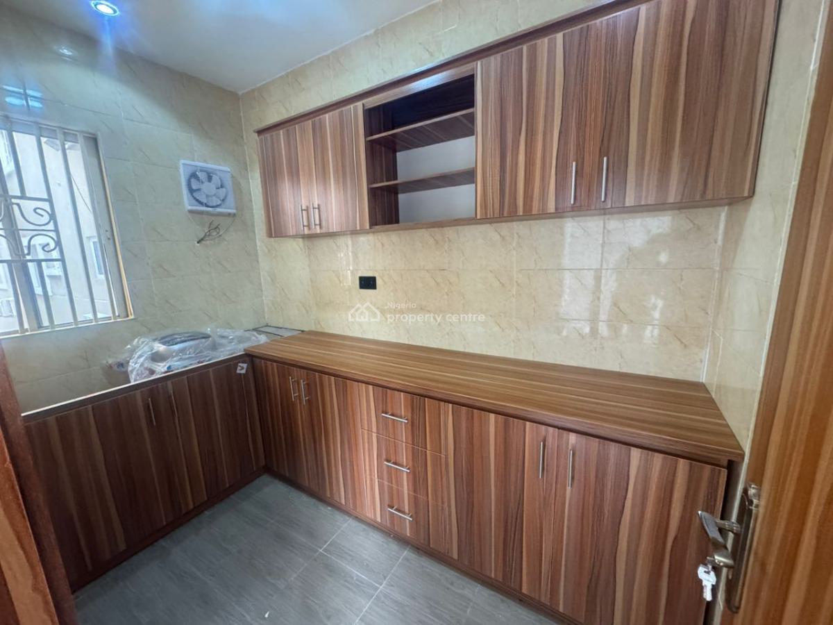 Spacious Clean Two Bedroom (self Serviced), Lekki Phase I, Lekki Phase 1, Lekki, Lagos, Flat / Apartment for Rent