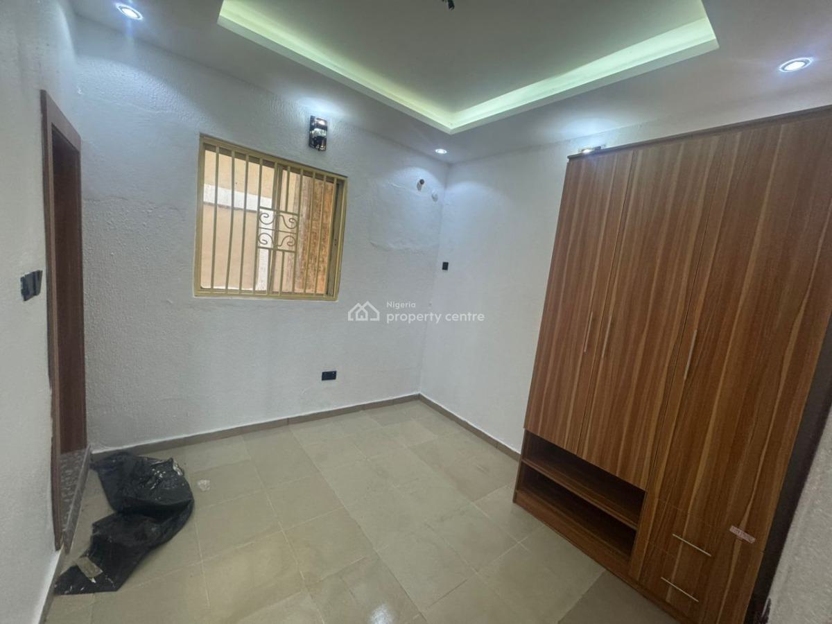 Spacious Clean Two Bedroom (self Serviced), Lekki Phase I, Lekki Phase 1, Lekki, Lagos, Flat / Apartment for Rent