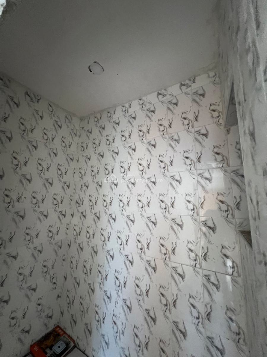 Units of One Bedroom for Lease, Araromi Street, Shomolu., Shomolu, Lagos, Mini Flat (room and Parlour) for Sale