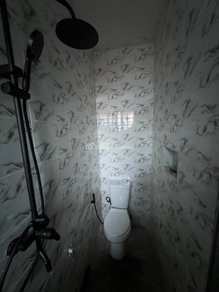 Units of One Bedroom for Lease, Araromi Street, Shomolu., Shomolu, Lagos, Mini Flat (room and Parlour) for Sale