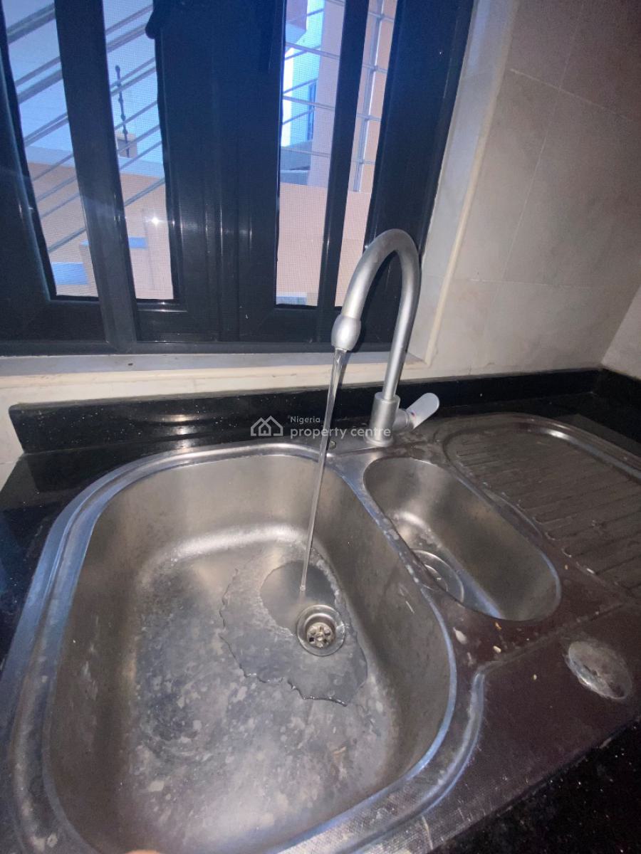 Newly Built 3 Bedroom Flat, Lekki Phase 1, Lekki, Lagos, Flat / Apartment for Rent