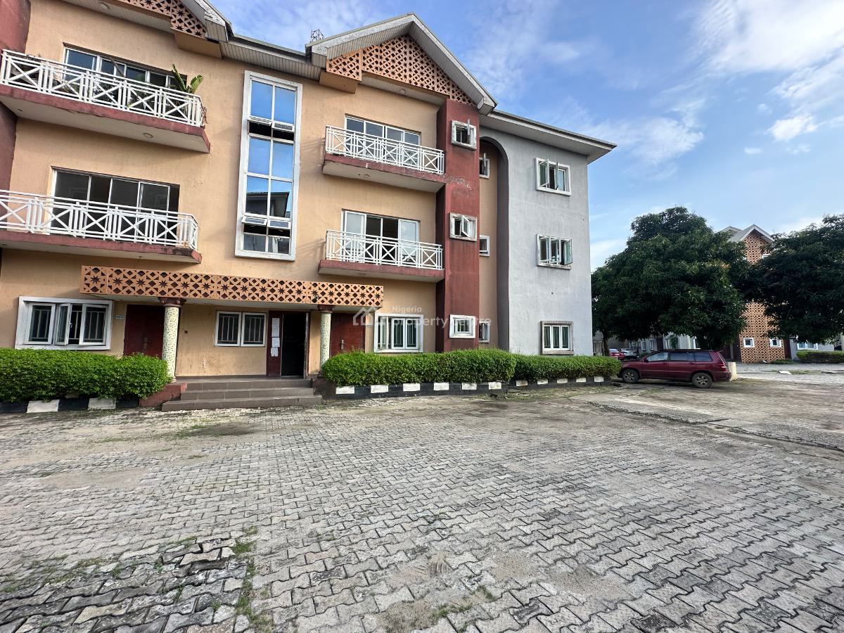 Spacious Three (3) Bedroom Apartment, Eleganza Garden Opposite Vgc, Lekki, Lagos, Flat / Apartment for Rent