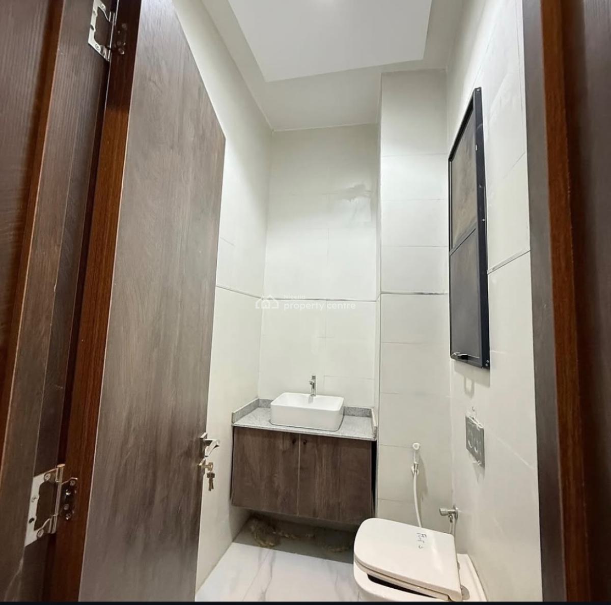 Tastefully Finished 3 Bedroom Apartment, Guzape District, Abuja, Flat / Apartment for Sale