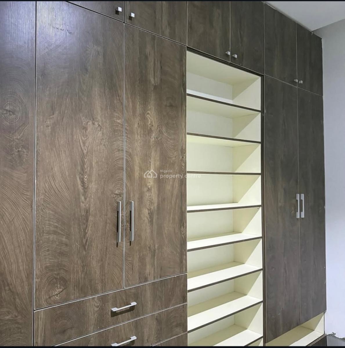 Tastefully Finished 3 Bedroom Apartment, Guzape District, Abuja, Flat / Apartment for Sale