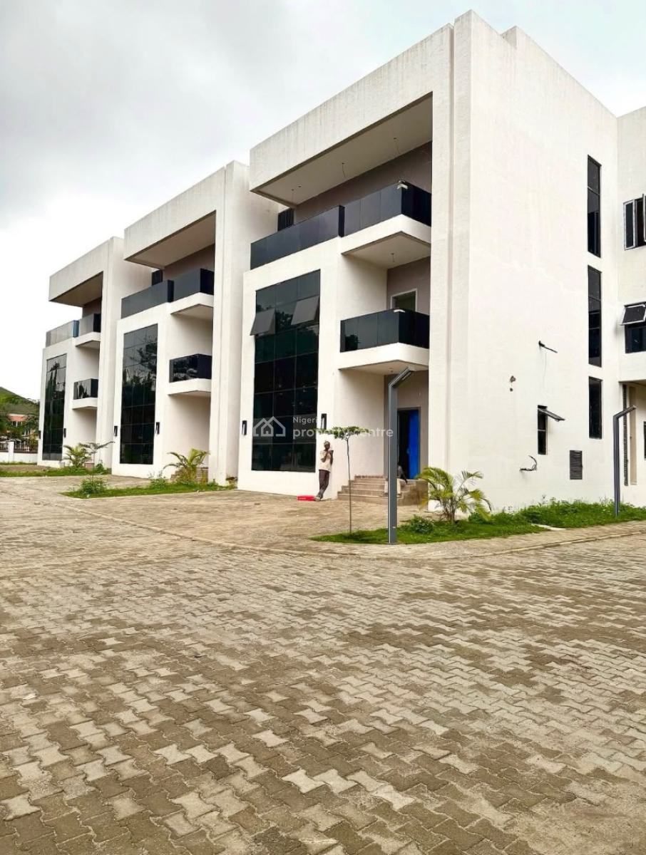 Decently Built 5 Bedroom Semi-detached Duplex with Bq, Jabi, Abuja, Semi-detached Duplex for Sale