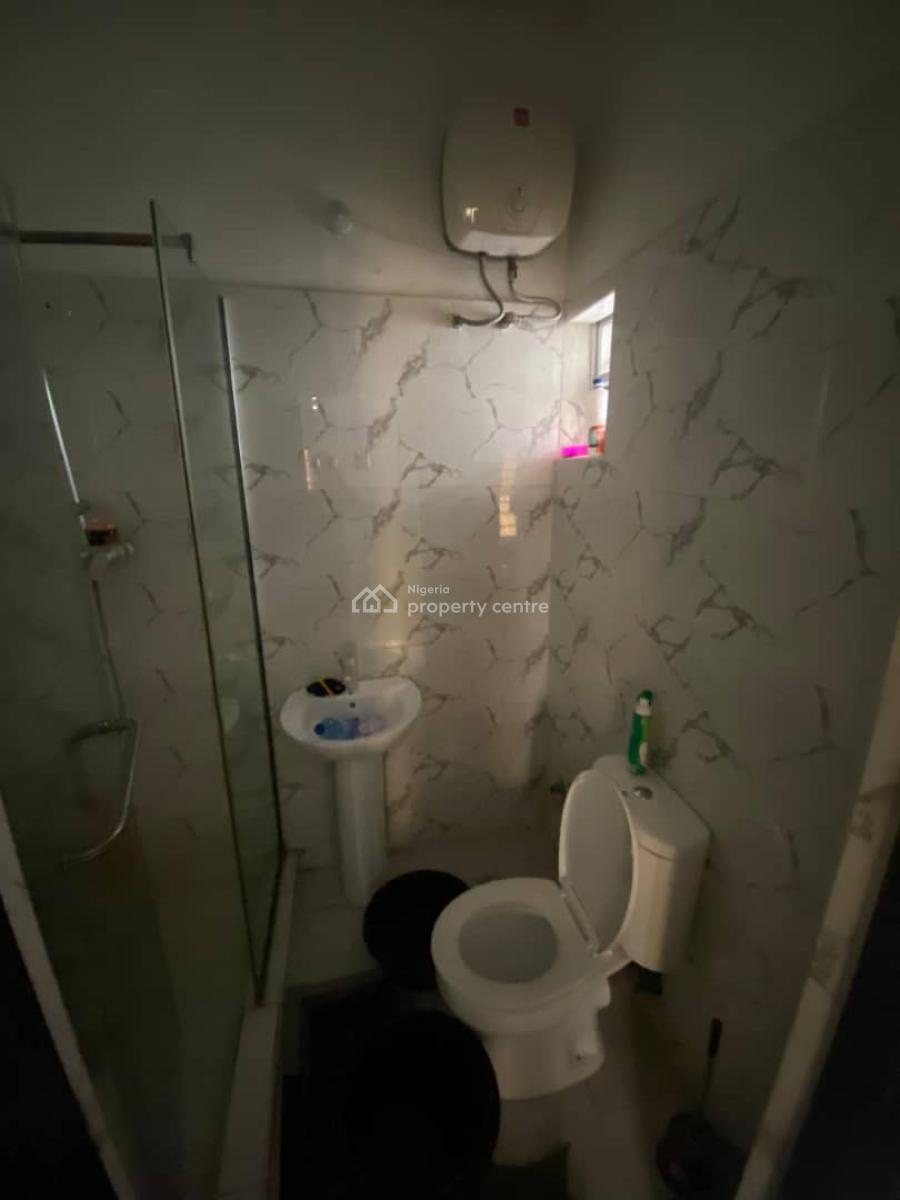 a Master Bedroom in a Shared Apartment, West End Estate, Ikota, Lekki, Lagos, Flat / Apartment for Rent