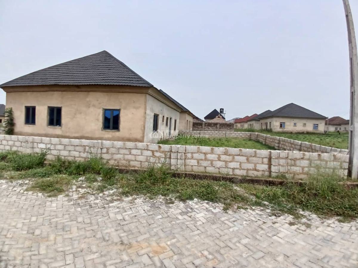 Mortgage 3 Bedroom Bungalow, By Centenary City Airport Road, Lugbe District, Abuja, Detached Bungalow for Sale