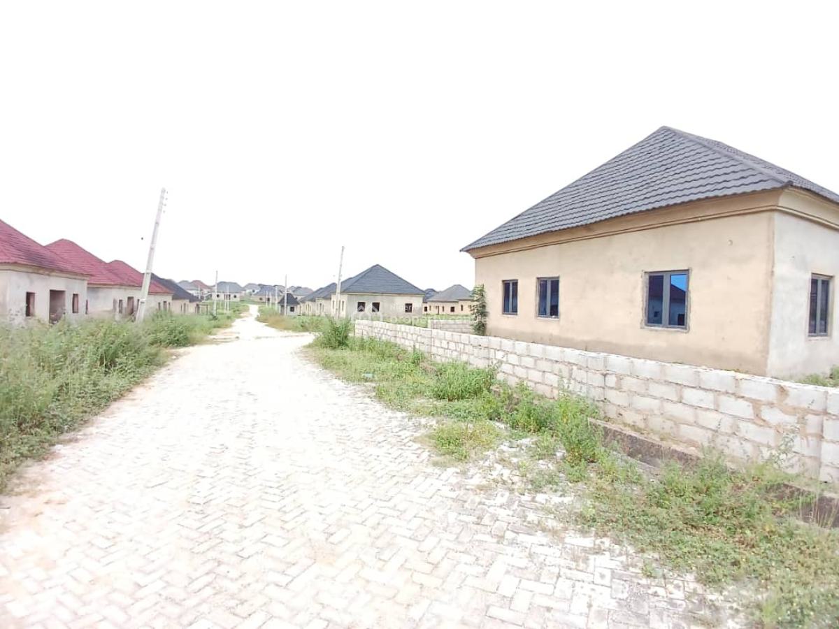 Mortgage 3 Bedroom Bungalow, By Centenary City Airport Road, Lugbe District, Abuja, Detached Bungalow for Sale