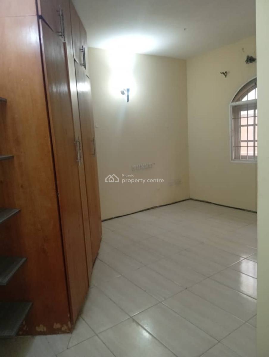 Self Service 3 Bedroom Flat, Ground Floor, 2 in a Compound, Lekki Phase 1, Lekki, Lagos, Flat / Apartment for Rent
