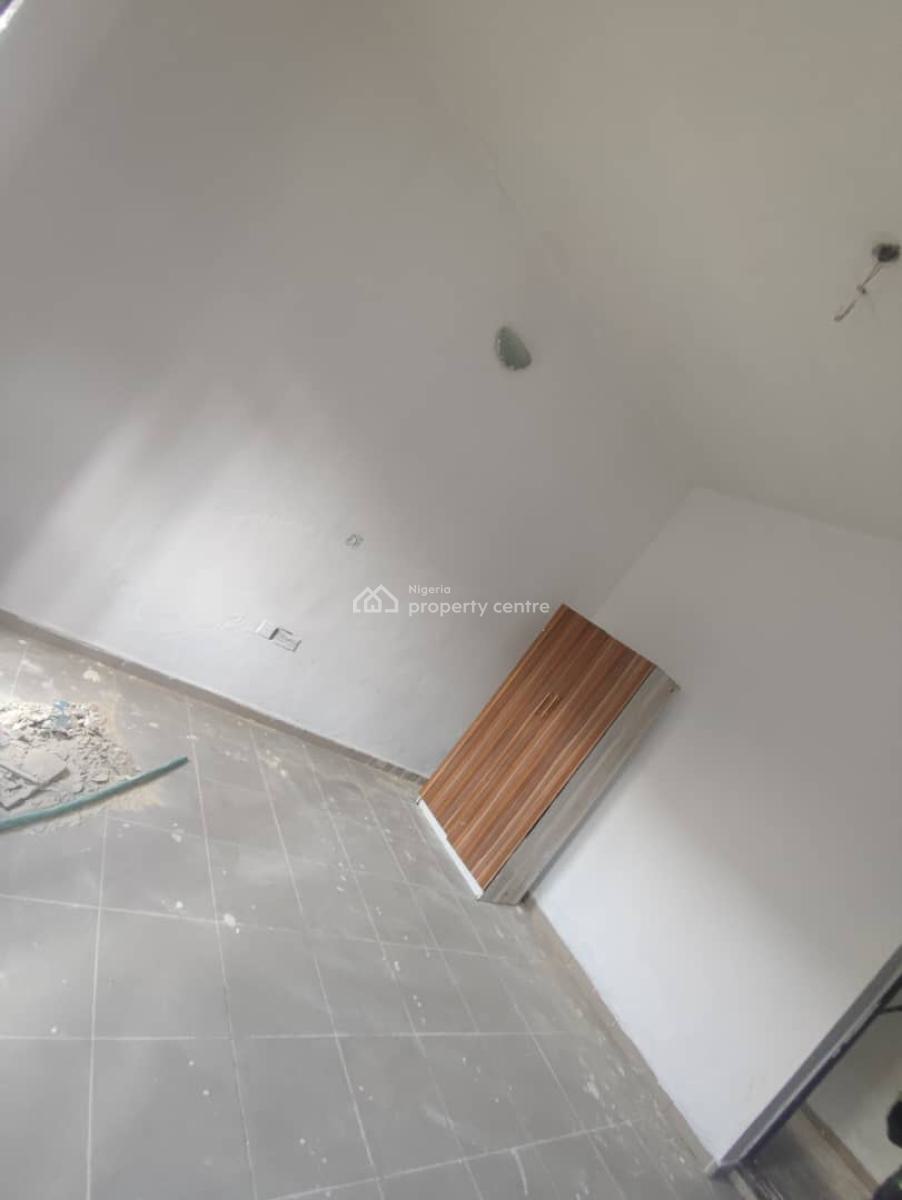 Well Renovated 3-bedroom Apartment, New Road By Chevron, Lekki Phase 2, Lekki, Lagos, Flat / Apartment for Rent