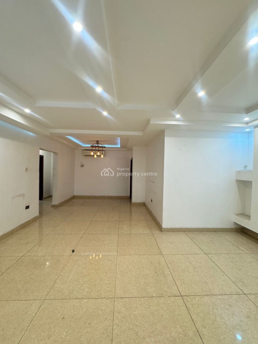 Serviced 2 Bedroom Penthouse with a Study Room, Lekki Phase 1, Lekki, Lagos, Flat / Apartment for Rent