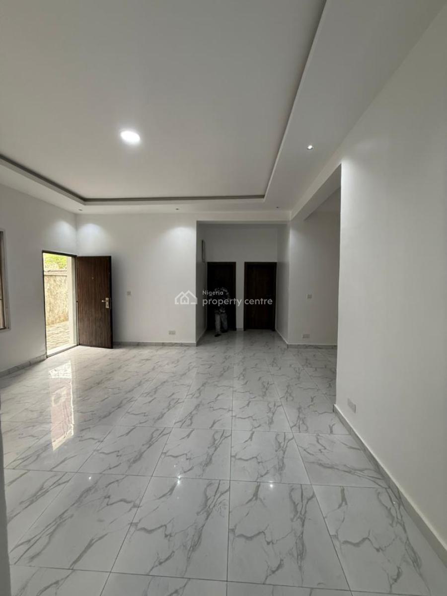 Renovated 2 Bedroom Apartment, Lekki Phase 1, Lekki, Lagos, Flat / Apartment for Rent