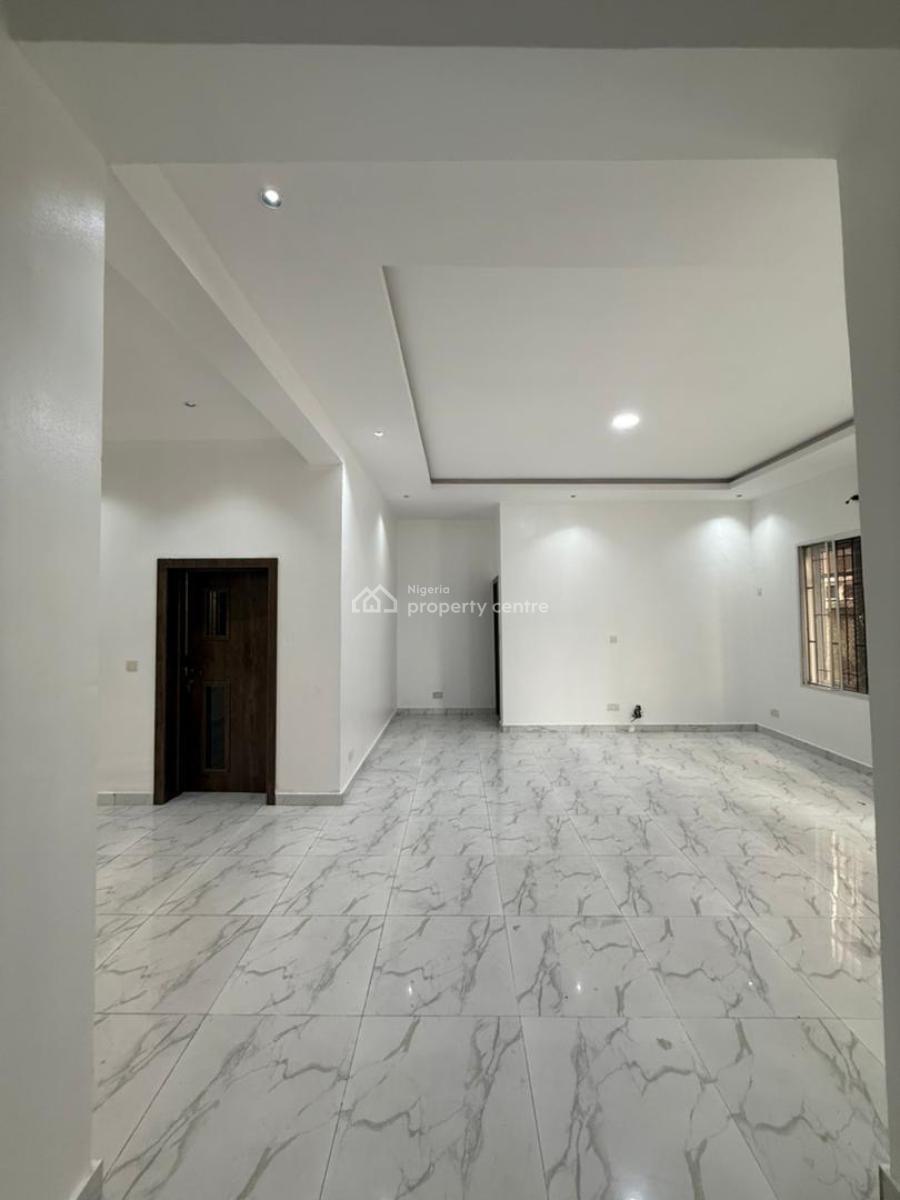 Renovated 2 Bedroom Apartment, Lekki Phase 1, Lekki, Lagos, Flat / Apartment for Rent