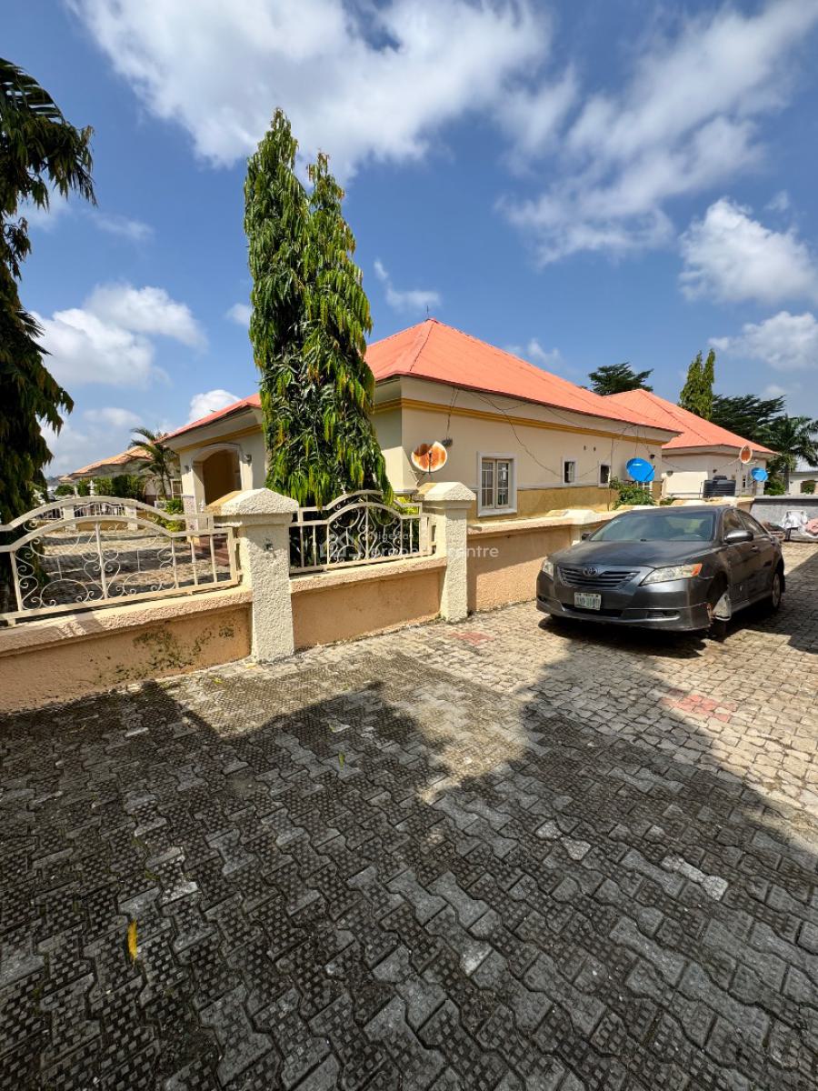 Solidly Built & Luxurious 3-beds Fully Detached Bungalow, By Von Luxury Estate Near Trademore Estate, Lugbe District, Abuja, Detached Bungalow for Sale