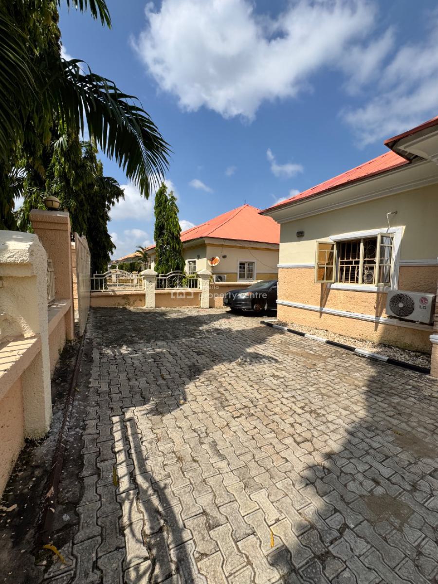 Solidly Built & Luxurious 3-beds Fully Detached Bungalow, By Von Luxury Estate Near Trademore Estate, Lugbe District, Abuja, Detached Bungalow for Sale